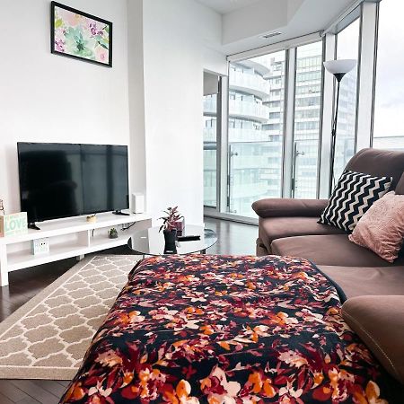 Luxury 2 Bedrooms With Lakeview Cn Tower Entertainment District Rogers Centre Toronto Exterior photo