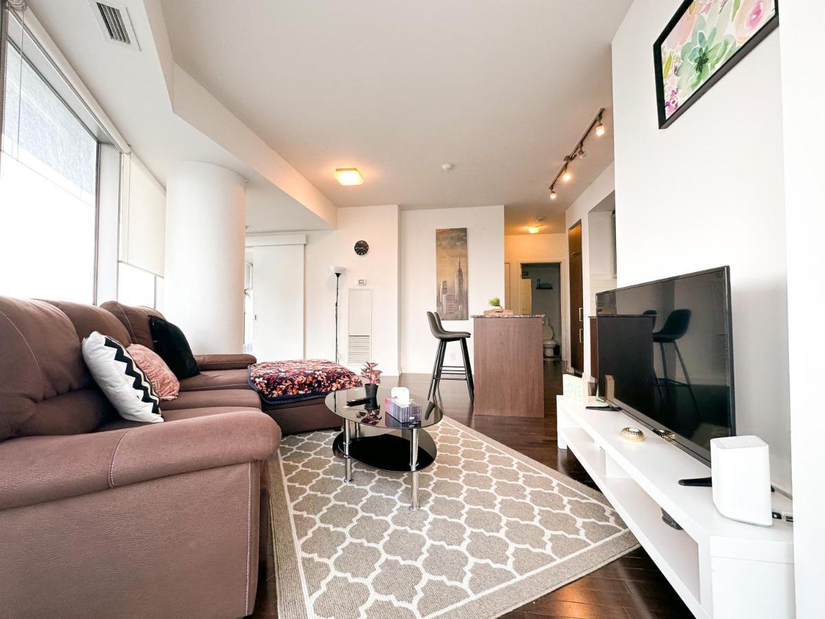 Luxury 2 Bedrooms With Lakeview Cn Tower Entertainment District Rogers Centre Toronto Exterior photo